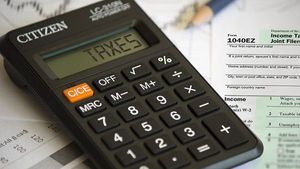 ശമ്പളക്കാരാണോ? ആദായ നികുതി റിട്ടേൺ ഫയൽ ചെയ്യുമ്പോൾ ആശയകുഴപ്പം ഒഴിവാക്കാം; ശ്രദ്ധിക്കേണ്ട 6 കാര്യങ്ങൾ