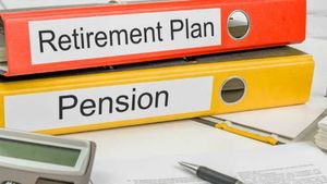 വിരമിക്കൽ കാല സമ്പാദ്യം; ഇപിഎഫോ എൻപിഎസോ ഏതാണ് മികച്ചത്; താരതമ്യം ഇതാ