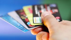 ഈ ക്രെഡിറ്റ് കാർഡുകൾ കയ്യിലുണ്ടോ, ഉയർന്ന ക്യാഷ് ബാക്കും നിരവധി ഓഫറുകളും നേടാം