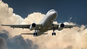 വിമാനം വൈകിയോ? നഷ്ടപരിഹാരത്തിന് യോഗ്യതയുണ്ട്, വിശദമായി അറിയാം