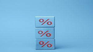 സ്ഥിര നിക്ഷേപകർക്ക് ലോട്ടറി, പലിശ നിരക്കിൽ മാറ്റം വരുത്തി ബാങ്കുകൾ, വിശദമായി അറിയൂ