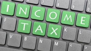 നിക്ഷേപ രേഖകൾ സമർപ്പിച്ചെങ്കിൽ ശമ്പളത്തിൽ നിന്ന് അധിക നികുതി ഈടാക്കും; രേഖകൾ സമർപ്പിക്കുമ്പോൾ ശ്രദ്ധിക്കാം