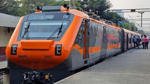 പുതിയ ട്രാക്കും സ്റ്റേഷനും ആവശ്യമില്ല; മെമുവിനേക്കാൾ പറക്കും: ആദ്യ വന്ദേ മെട്രോ എത്തി