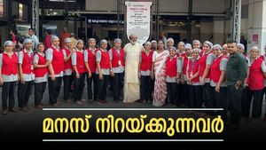 'വീട്ടിലിരുന്നാൽ വേര് പിടിക്കും', കൊച്ചിയിൽ തുനിഞ്ഞിറങ്ങി കുറച്ച് സ്ത്രീകൾ, ഇന്ന് വരുമാനം ദിവസേന 3 ലക്ഷം