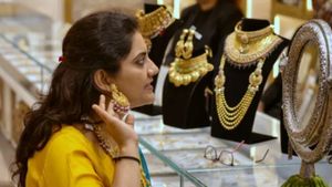 Gold Price Today: കുറഞ്ഞതെല്ലാം തിരിച്ച് പിടിക്കുന്നു, സ്വർണവില വീണ്ടും ഉയർന്നു, പവൻ 90,000 കടന്നു 