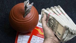 5,000 രൂപ മാറ്റിവെച്ചാൽ 8 ലക്ഷം രൂപ റിട്ടേൺസ് നൽകുന്ന പോസ്റ്റ് ഓഫീസ് പദ്ധതി; ചുമ്മ ചേരന്നെ...