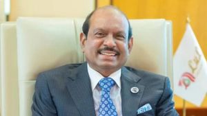 വില 38 രൂപ, എം.എ യൂസഫലിക്കും നിക്ഷേപം; കുതിപ്പിന് തയ്യാറെടുത്ത് ബാങ്ക് ഓഹരി, നിങ്ങളുടെ കയ്യിലുണ്ടോ..? 
