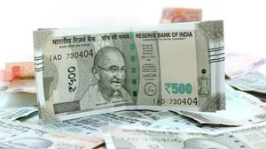 8th Pay Commission: ജനുവരി 1 മുതൽ പ്രാബല്യത്തിൽ, ജീവനക്കാരുടെ ശമ്പളം കുതിച്ചുയരും, വിലയിരുത്തൽ അറിയാം