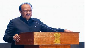 മഹാരാഷ്ട്ര ഉപ മുഖ്യമന്ത്രി അജിത് പവാര്‍ വിമാനാപകടത്തില്‍ കൊല്ലപ്പെട്ടു