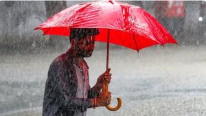 കേരളത്തിന്‍റെ കാലാവസ്ഥ മാറുന്നു, ഇന്ന് 5 ജില്ലകളിൽ മഴ പെയ്യാൻ സാധ്യത, ചൂടിനെ പേടിക്കേണ്ടവർ ഈ ജില്ലക്കാർ