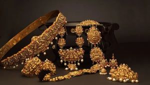 സ്വർണ്ണ നിക്ഷേപം ലാഭകരമാക്കാം: നികുതി നിയമങ്ങൾ അറിഞ്ഞിരിക്കാം