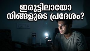 കണ്ണടച്ച് തുറക്കും മുൻപേ ഇരുട്ടിലായി ബംഗളൂരു; അപ്രതീക്ഷിത പവർകട്ടിൽ വലഞ്ഞ് നഗരവാസികൾ