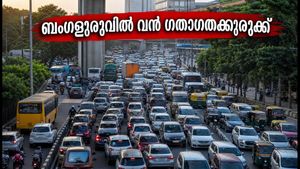ബംഗളൂരുവിൽ വൻ ഗതാഗതക്കുരുക്ക്; ബിഡദി എഐ ടൗൺഷിപ്പ് പ്രതിഷേധം നഗരത്തെ സ്തംഭിപ്പിക്കുന്നു