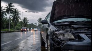 കനത്ത മഴ മുന്നറിയിപ്പ്; വെള്ളപ്പൊക്കത്തിൽ വാഹനം കേടായാൽ ഇൻഷുറൻസ് ക്ലെയിം ലഭിക്കാൻ ഇത് ചെയ്യൂ