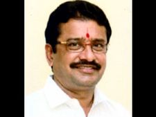 செயற்கை மணல் உற்பத்திக்கு அரசு அனுமதி: தமிழக பொதுப் பணித்துறை அமைச்சர் கே.வி.ராமலிங்கம் தகவல�