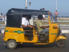 தமிழகத்தில் ஆட்டோ கட்டணம் உயர்கிறது: எந்நேரத்திலும் அரசு அறிவிக்கும்