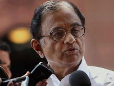 உபரி பணத்தை முதலீடு செய்ய நிதியமைச்சர் வற்புறுத்தல்