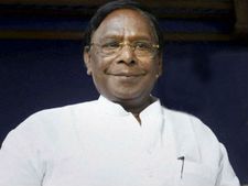 இனி அரசு ஊழியர்களுக்கு செயற்திறன் ஊக்கத்தொகை!! தீயா வேலை செய்யணும் குமாரு..