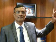 இனிப்பு தொழிலாளியின் மகன் வங்கி தொடங்குகிறார்!! சிஎஸ் கோஷ்