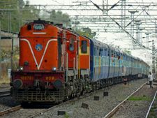 ரயில் நிலையங்களிலும் டெபிட்/கிரெடிட் கார்டுகளை பயன்படுத்தலாம்..!