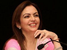 ரிலையன்ஸ் இண்டஸ்ட்ரீஸ் உயர் மட்ட குழுவில் நீதா அம்பானி இணைந்தார்!!