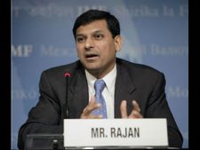வரியில்லா முதலீட்டு அளவை அதிகரிக்க ரகுராம் ராஜன் வலியுறுத்தல்!!