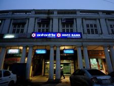 கடனுக்கான வட்டியை 0.15% குறைத்தது எச்டிஎப்சி வங்கி!