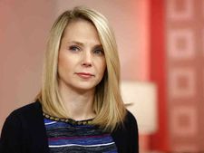 தன் வேலையை தக்க வைக்க 1,500 பேரை வீட்டுக்கு அனுப்பும் யாஹூ சிஇஓ மரிஸ்ஸா மேயர்