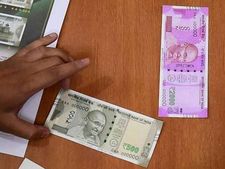 வங்கி ஏடிஎம்-இல் 2,000 ரூபாய் அதிகமாகவும், 500 ரூபாய் குறைவாகவும் இருக்க காரணம் தெரியுமா..?