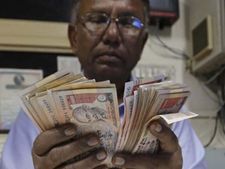  4 நாட்களில் ரூ.5,000 கோடி.. மகாராஷ்டிரா கூட்டுறவு வங்கிகளில் அட்டகாசம்..! 