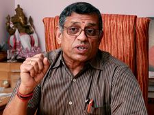 2000 ரூபாய் நோட்டுகளை பதுக்குவதற்கு முன்பு உஷாராக இருங்கள்: எஸ் குருமூர்த்தி