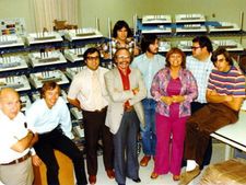 யார் இவர்கள்..? ஆப்பிள் நிறுவனத்திற்கும் இவர்களுக்கும் என்ன சம்பந்தம்..?