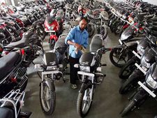 ஆகஸ்ட் 2020-ல் இருந்து கார், பைக்களின் ஆன் ரோட் விலை குறையலாம்! எப்படி? 
