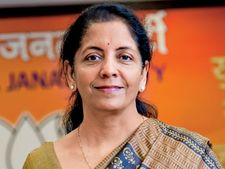 இந்திய அரசு பொறுப்பேற்கும் போதே நிதி அமைச்சரான முதல் பெண்... Nirmala Sitharaman..!
