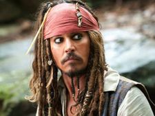 உலகிலேயே பணக்கார நடிகர் என்றால் இவர்தான்..! 