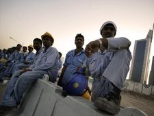 ஓமனில் வெளிநாட்டு ஊழியர்களை தற்காலிகமாக பணிக்கு எடுக்க தடை..! 