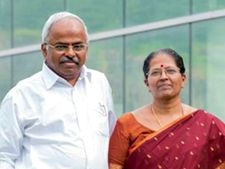 சொந்த நிலம் கூட இல்லாத விவசாயி மகன் ரூ.3,300 கோடிக்கு அதிபதி.. ஆரோக்கியசாமி வேலுமணி-யின் கதை..! 