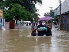 கேரளா வெள்ளத்தால் அங்குள்ள மக்கள் மட்டுமல்ல பங்கு சந்தைக்கும் பாதிப்பு எனத் தெரியுமா? 