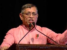 ரிசர்வ் வங்கியின் தலைவராக குருமூர்த்தி நியமனம்.. மத்திய அரசு முடிவு..! 