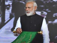 இந்தியாவில் 2 லட்சம் கோடி ரூபாய் கள்ள நோட்டுகள் புழக்கம் ஆர்பிஐ அறிக்கை Demonetization-ஆல் பயனில்லை
