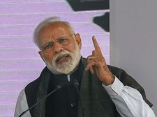 “Rafale இருந்திருந்தால் அபிநந்தன் பிடிபட்டிருக்கமாட்டார்” நரேந்திர மோடி & ராகுல் காந்தி 