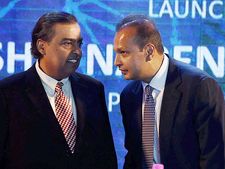 எரிக்சன் கடன்: தம்பி அனில் அம்பானியைக் காப்பாற்றிய அண்ணன் முகேஷ் அம்பானி