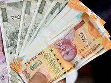 விரைவில்  புதிய ரூ.200, 500 நோட்டுகள்.. RBI  கவர்னர் சக்தி காந்ததாஸ் கையெழுத்திட்ட தாள்கள்