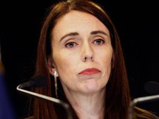 ஒரு தாயின் மளிகை சாமான்களுக்கு பணம் கொடுத்த பிரதமர்..! குவியும் சர்வதேச பாராட்டுக்கள்..! 