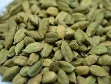கமகமக்கும் ஏலக்காய் நல்ல விலை கிடைத்தும் கண்ணீரில் விவசாயிகள் - வெயிலில் கருகும் செடிகள் 