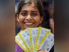 2019 IPL Final டிக்கெட் சர்ச்சை! 9 வகை டிக்கெட்டுகளில் 5 வகை டிக்கெட்டுகள் மட்டுமே விற்பனை! 