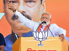 அடித்து தூக்கும் பங்கு சந்தை.. பாஜகவுக்கு சாதகமான கருத்துக் கணிப்புகள் காரணமா? 