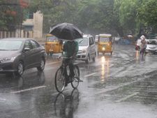 தென்மேற்குப் பருவமழை கம்மிதானாம் - வருணபகவானை வேண்டிக்கங்க 