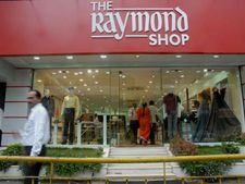 உடைத்துக் கொண்டு போகும் Raymond விலை..! எச்சரிக்கும் அனலிஸ்டுகள்..! 