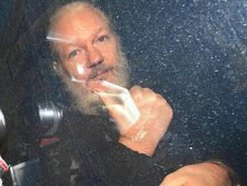 அப்படி என்னதான் நடந்துச்சு Wikileaks-லா.. ராணுவ ரகசியங்களை இணையதளத்துல ஜீலியன் வெளியிட்டாரா 